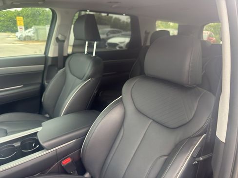 Used 2025 Hyundai Palisade SEL FWD image 12