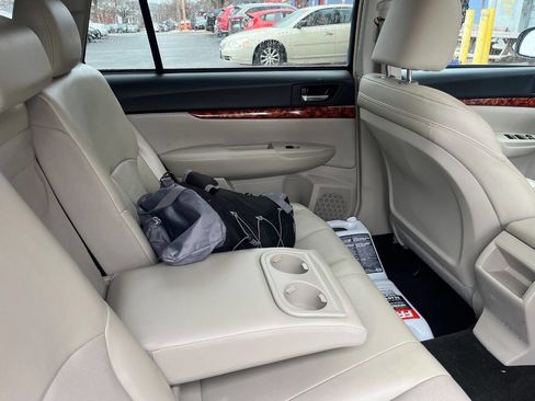 Used 2012 Subaru Outback 2.5i Limited w/ Moonroof Pkg image 8