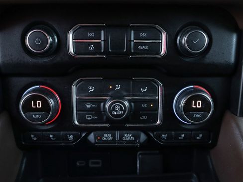 Used 2021 Chevrolet Suburban High Country w/ Premium Package image 39