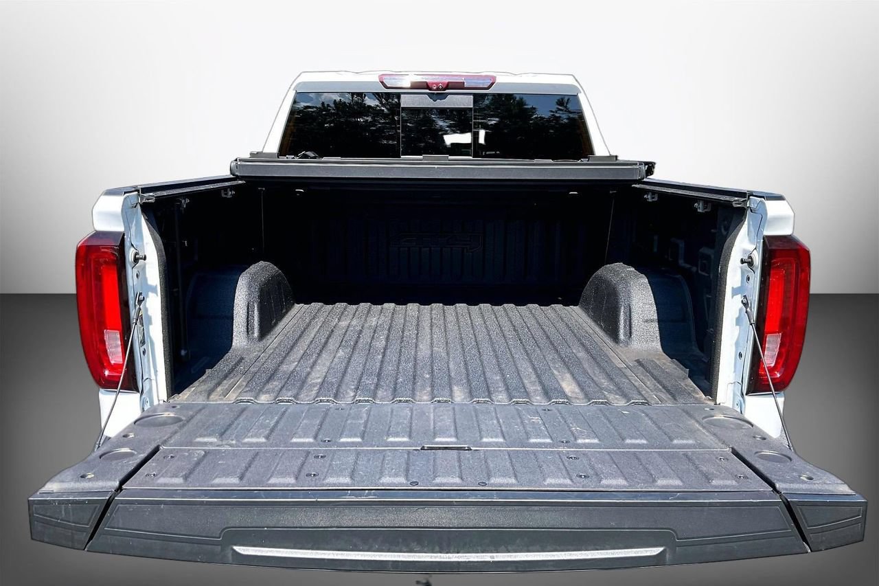Used 2023 GMC Sierra 1500 AT4 w/ Technology Package AWD/4WD image 25