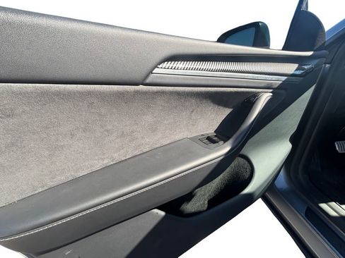 Used 2025 Tesla Model Y Performance image 21