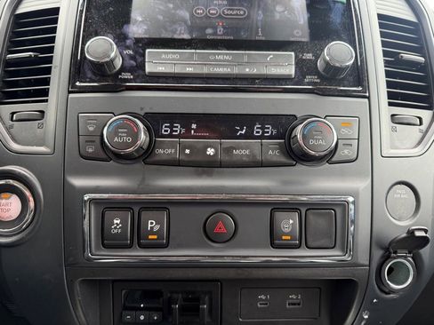 Used 2024 Nissan Titan SV w/ SV Convenience Package image 17