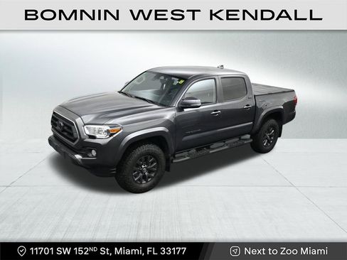 Used 2022 Toyota Tacoma SR5 w/ Technology Package image 12