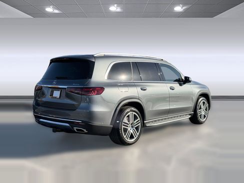 Certified 2026 Mercedes-Benz GLS 450 4MATIC image 9