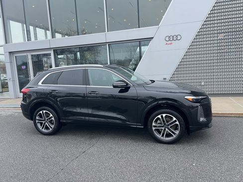 Used 2025 Audi Q5 Premium Plus w/ Premium Plus image 11