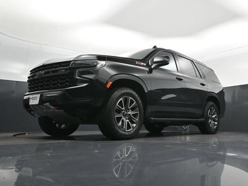 Used 2024 Chevrolet Tahoe Z71 w/ Luxury Package AWD/4WD image 39