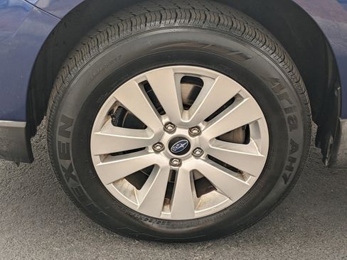 Used 2017 Subaru Outback 2.5i Premium image 8