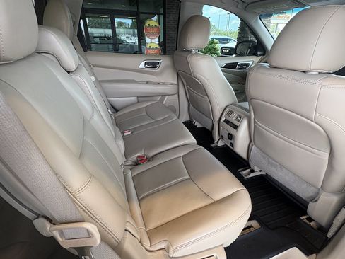 Used 2015 Nissan Pathfinder SL w/ SL Tech Package FWD image 31