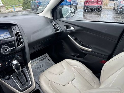 Used 2018 Ford Focus Titanium FWD image 23