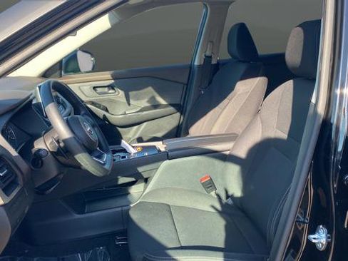 Used 2023 Nissan Rogue S FWD image 9