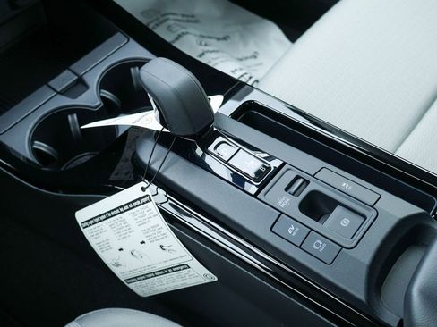 New 2026 Toyota Prius LE FWD image 13