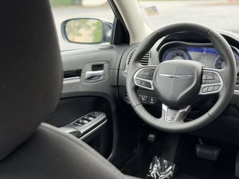 Used 2023 Chrysler 300 Touring w/ Sport Appearance Package RWD image 32