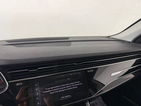 Used 2019 Audi Q8 Premium Plus w/ Premium Plus AWD/4WD image 34