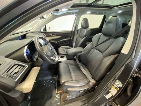 Used 2022 Subaru Ascent Touring AWD/4WD image 9
