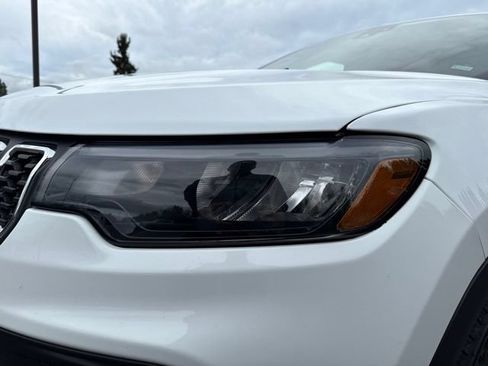 Used 2024 Jeep Compass Latitude AWD/4WD image 9