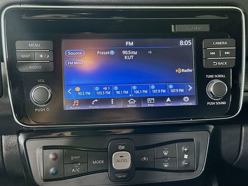 Used 2018 Nissan Leaf SV image 15