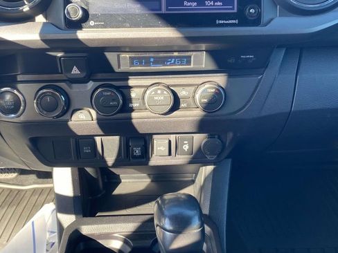 Used 2016 Toyota Tacoma SR5 w/ SR5 Appearance Package (SN) image 21