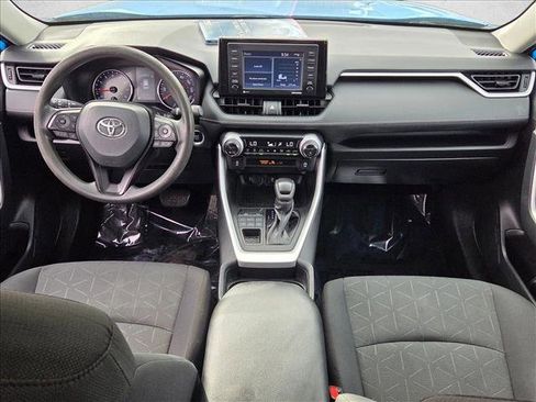 Used 2021 Toyota RAV4 XLE image 17