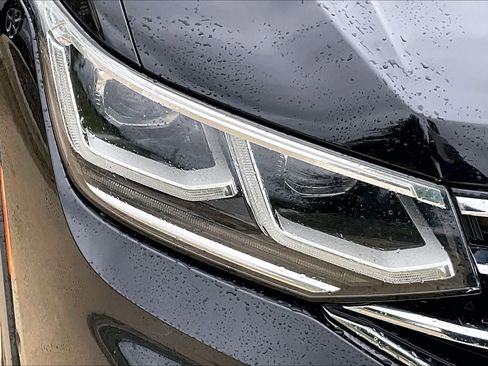 Used 2022 Volkswagen Tiguan SEL R-Line AWD/4WD image 28