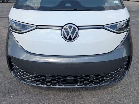 Used 2025 Volkswagen ID. Buzz Pro S Plus RWD image 12