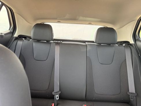 Used 2020 Buick Encore GX Preferred w/ Cold Weather Comfort Package AWD/4WD image 43