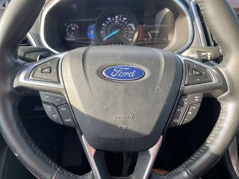 Used 2017 Ford Edge Titanium FWD image 18