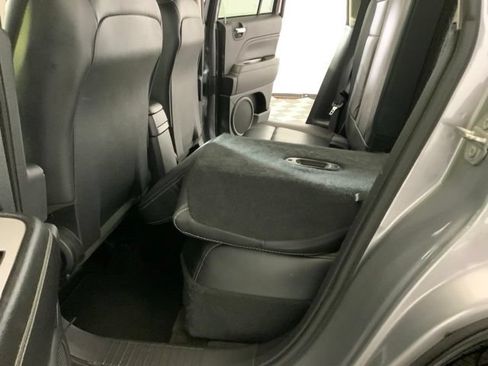 Used 2017 Jeep Compass High Altitude AWD/4WD image 29