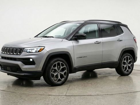 Used 2025 Jeep Compass Limited image 3
