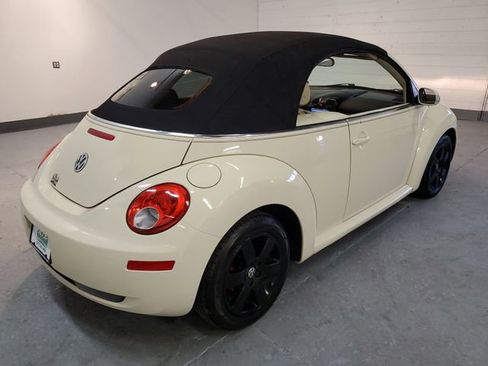 Used 2006 Volkswagen Beetle Convertible w/ Package 1 FWD image 39