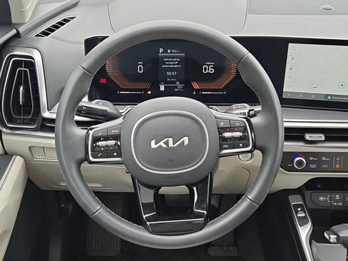 Certified 2025 Kia Sorento S w/ Panoramic Sunroof Package FWD image 41