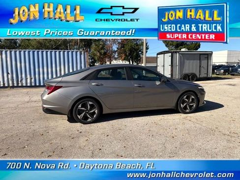 Used 2023 Hyundai Elantra Limited image 11