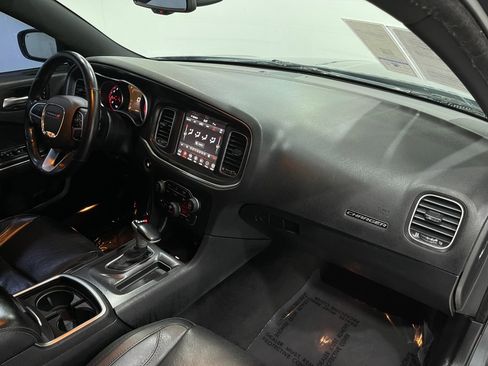 Used 2018 Dodge Charger R/T w/ Plus Group image 18