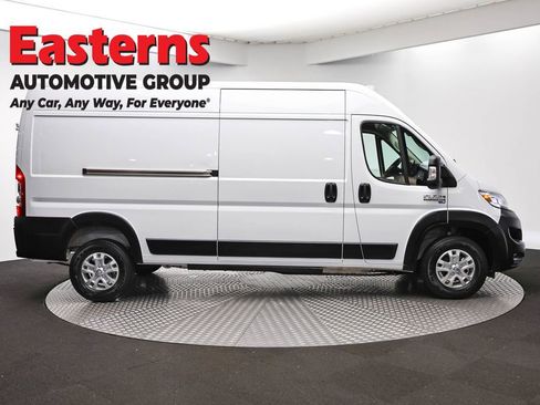 Used 2025 RAM ProMaster 3500 w/ Convenience Group FWD image 4