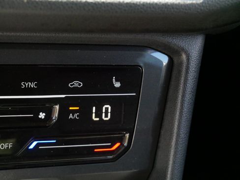 Certified 2024 Volkswagen Tiguan SE AWD/4WD image 31