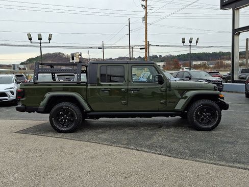 Used 2021 Jeep Gladiator Sport image 8