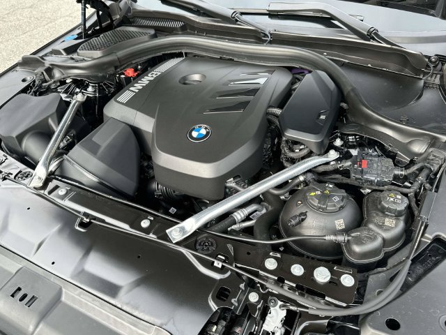 Used 2027 BMW 530i xDrive w/ Premium Package AWD/4WD image 15