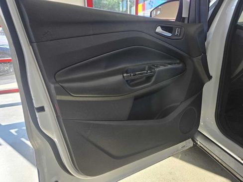 Used 2016 Ford Escape SE w/ Equipment Group 201A AWD/4WD image 10
