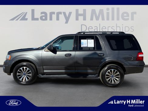 Used 2017 Ford Expedition XLT w/ Equipment Group 202A image 2