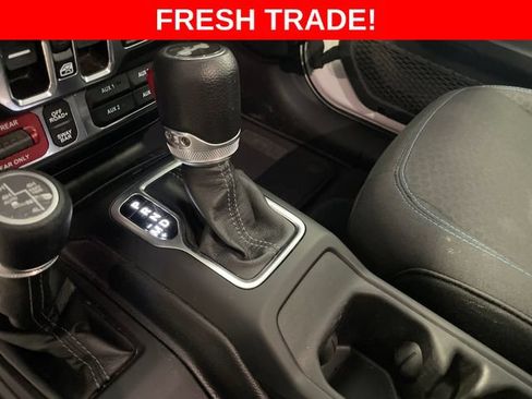 Used 2024 Jeep Wrangler Unlimited Rubicon 4xe AWD/4WD image 27