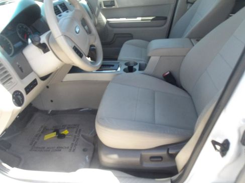 Used 2010 Ford Escape XLT image 19