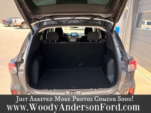 Used 2021 Ford Escape SE w/ Convenience Package FWD image 6