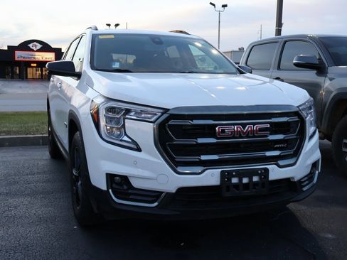 Used 2022 GMC Terrain AT4 w/ Tech Package image 10