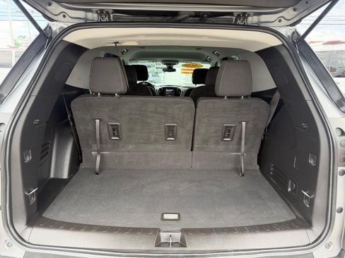 Used 2020 Chevrolet Traverse LT FWD image 45