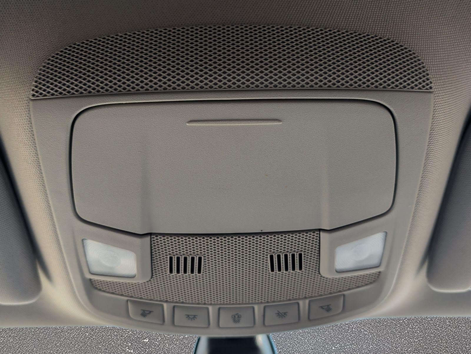 Used 2020 Ford Fusion SE FWD image 22