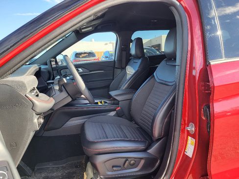 Used 2025 Ford Explorer ST-Line w/ ST-Line Street Pack image 10