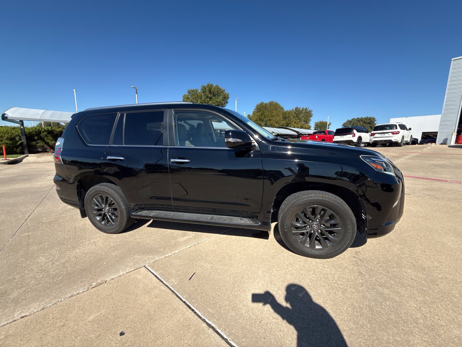 Used 2022 Lexus GX 460 Premium AWD/4WD image 2