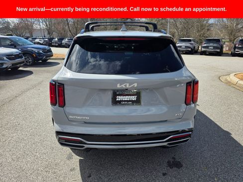 Used 2023 Kia Sorento SX image 4