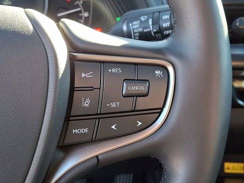 Used 2023 Lexus UX 250h F Sport image 23