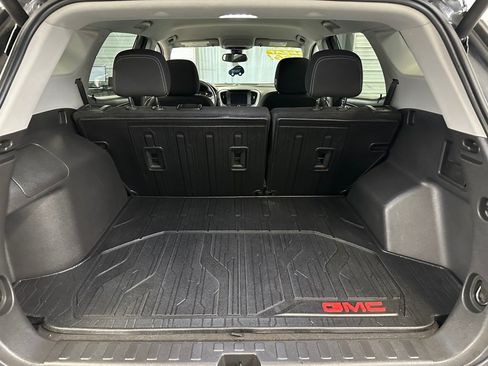 Used 2023 GMC Terrain SLE w/ Driver Convenience Package FWD image 25