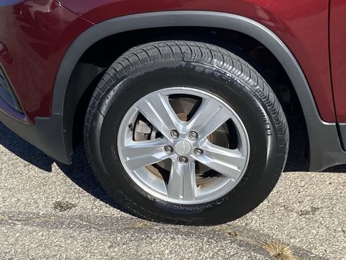 Used 2017 Chevrolet Trax LT image 11
